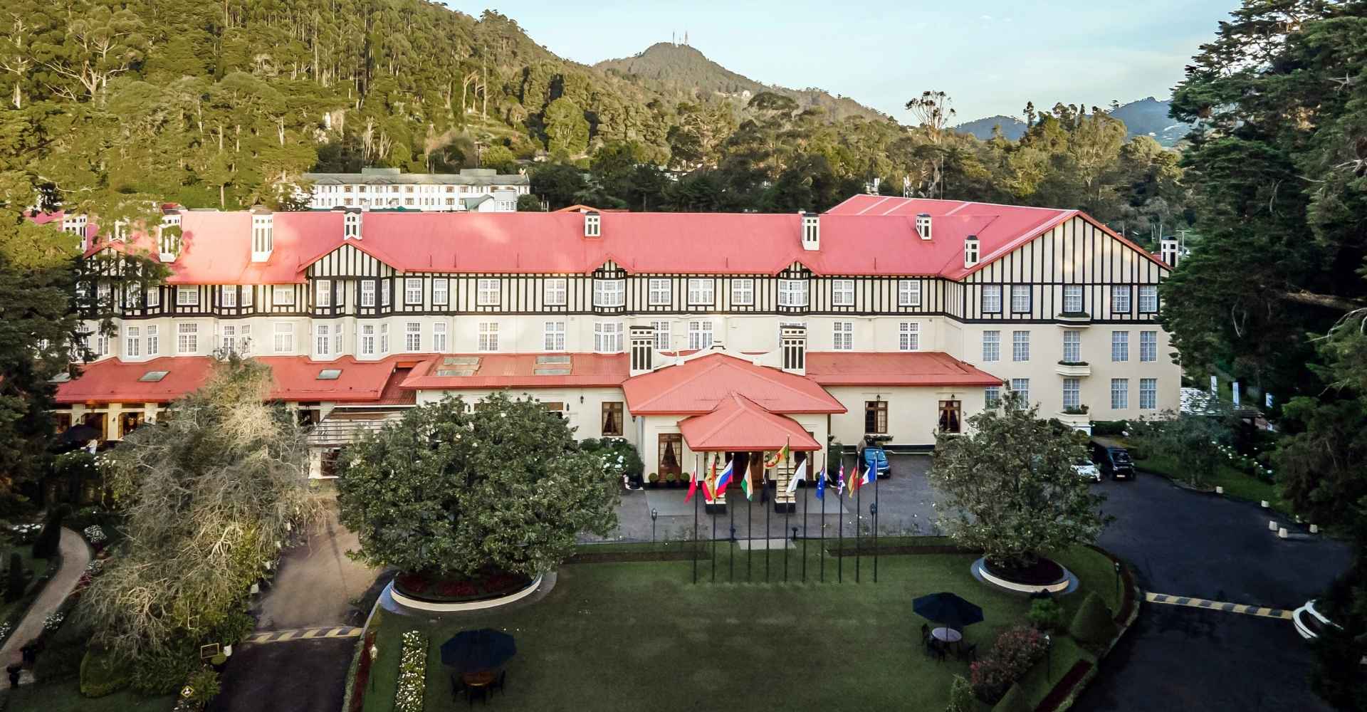 grand hotel gallery 01 1920x1000